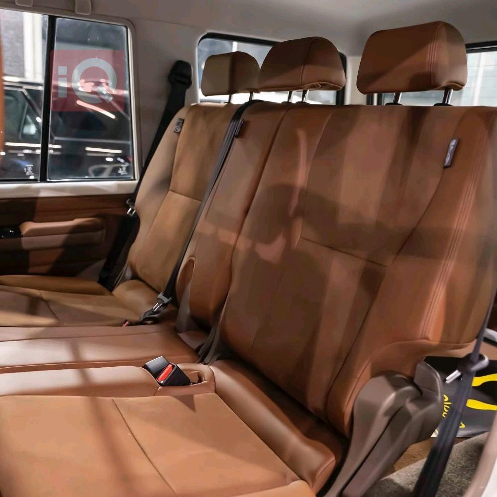 تۆیۆتا لاند کرۆزەر 76